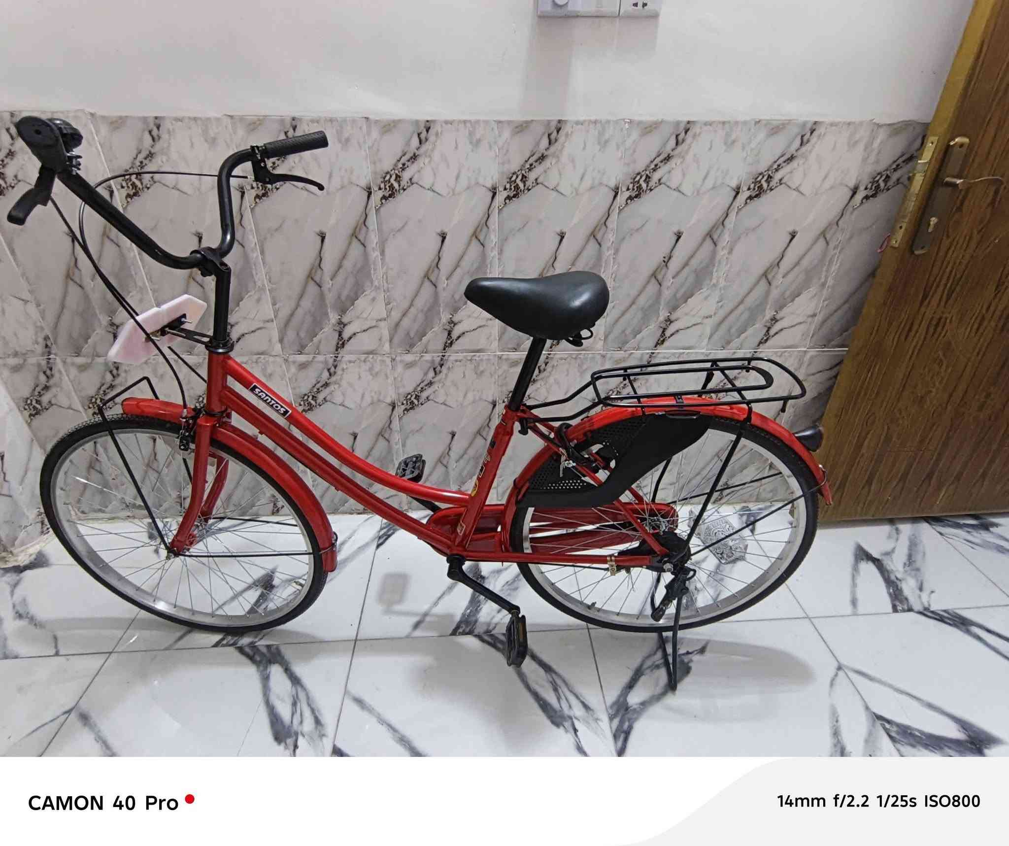 متاح بايسكل 
لون أحمر 

شركه سانتوس

موديل 21

نضافه 100/90

السعر خاص 

الرقم ***********
