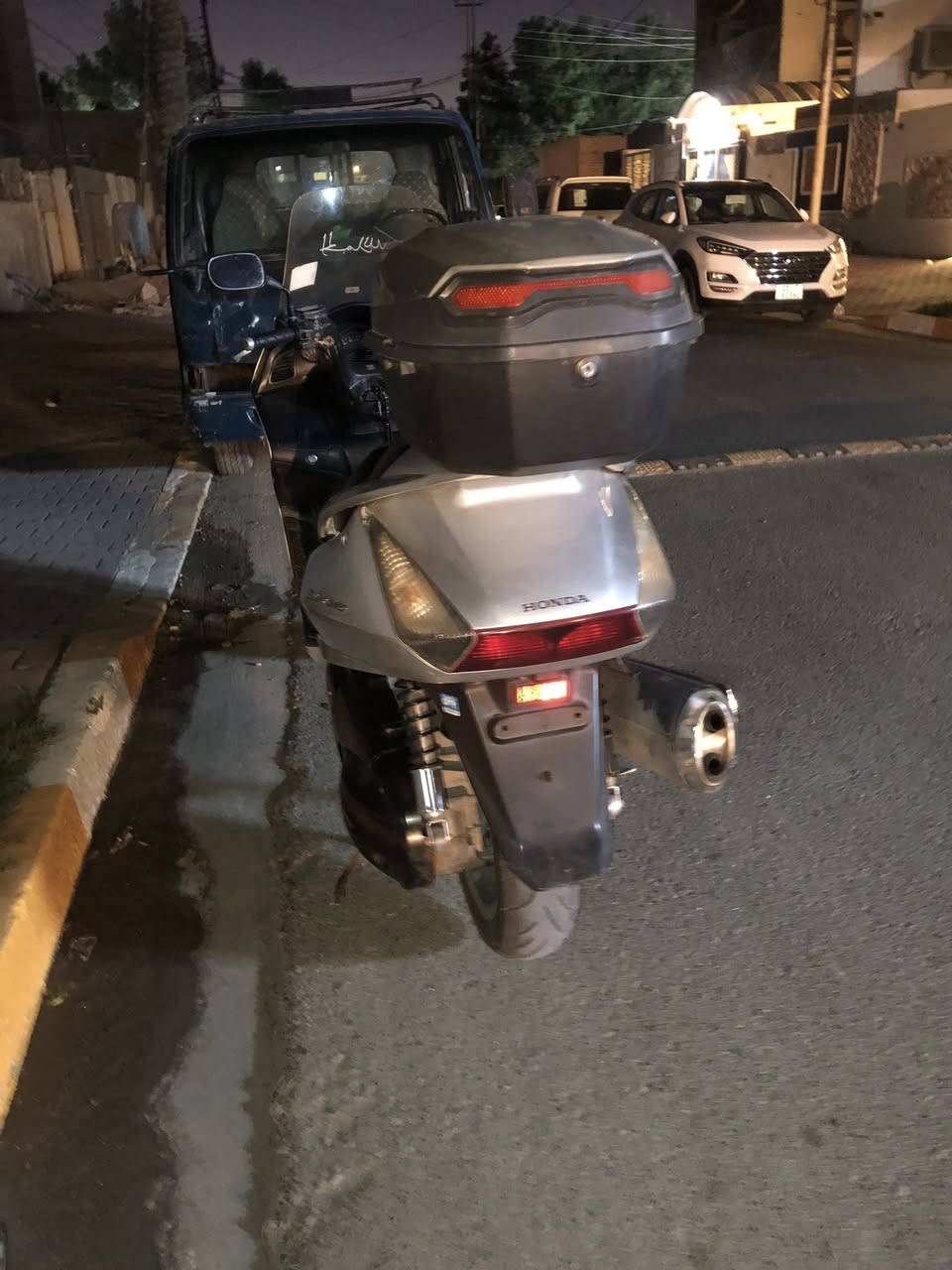 اسلام عليكم دراجة سلفر ونج محرك 600الدراجةكلش نضيفة مكاني بغداد المحمودية.               
للاستفسار ***********
