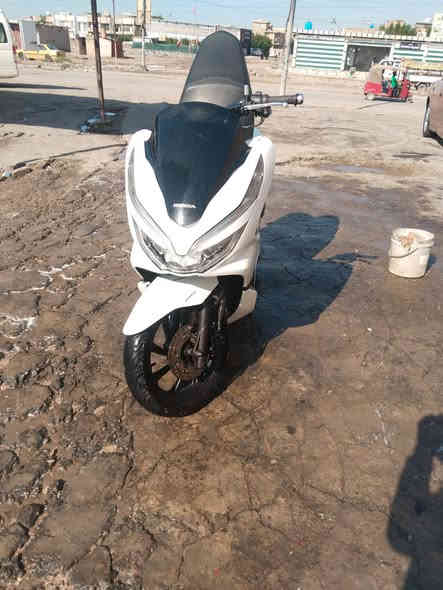 دراجه للبيع جيل الثالث كفاله مكينه وكفرات كل نقص مابيه محرك 125مكاني بغداد حسينية الراشديه السعر 14ورقه رقم الهاتف***********

