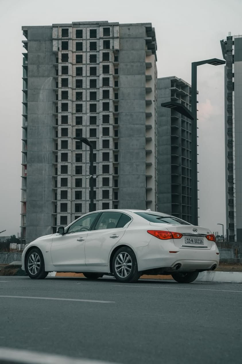 انفنتي كيو 50 
موديل 2017 
مواصفات ستندر
رقمها حلو 
سنوية لحد 2030
ماشية 122 الف 
بدون حادث من امريكا كاسرة بستم 
ومبدلين مكينة 
هنا بالعراق صايرة بيها طخات بسيطة و عندي السونار مالها 
ماشية عندي بس 6 الاف كيلو تقريباً 
دهن كله اكسادو اصلي استعمل
سيارة تخبل و الجناية يعرفون شنو من رزانة و عزل 
فريز تبريد جديد 
سيت نوزلات جديد تيست زيروووو مو مستخدم 
بيها نقوصات بسيطة  
رايدها ب 129 و بيها مجال 
مكان السيارة بغداد المنصور
التواصل خاص او على الرقم
***********
