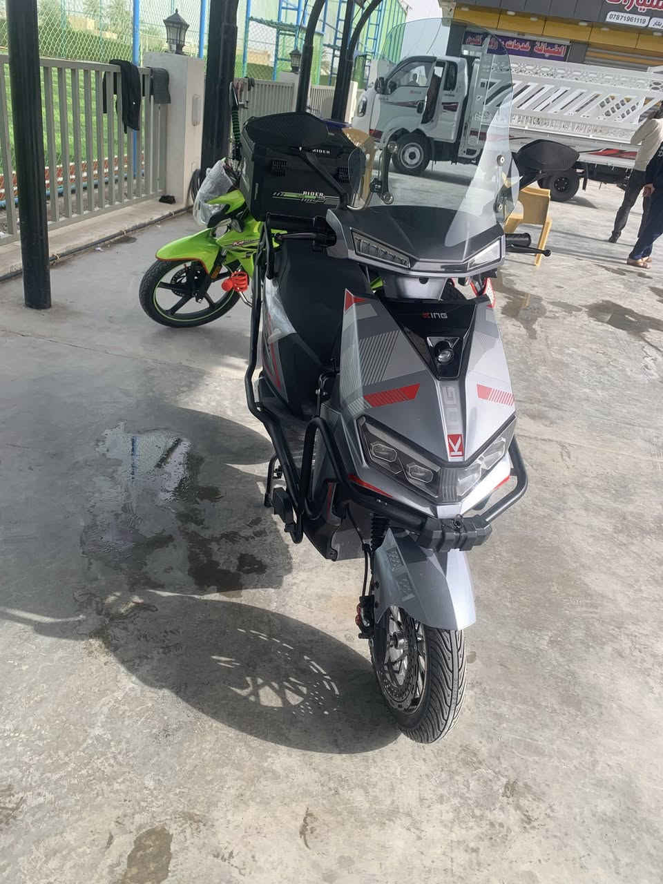 السلام عليكم
.
ماطور شحن للبيع 

النوع: سكنس وحش (الماسة

6 بطاريات حجم كبير. 

دبل خلفي غاز. 

دبل اشارة. 

لايت زينون عالي ناصي. 

بريك امامي خلفي دسك. 

ماطور مدرع. 

الماطور نضيف بمعنى الكلام صار أسبوعين  من اخذتة بطاريات جدد 

السعر (800) وبي مجال.  

للأستفسار الاتصال او مراسله.
***********
