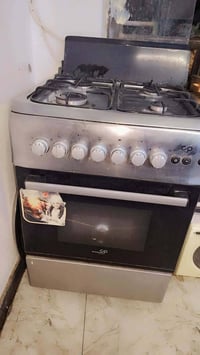 طباخ ٤ عيون • فرن شغال • مكنسه كهربايه