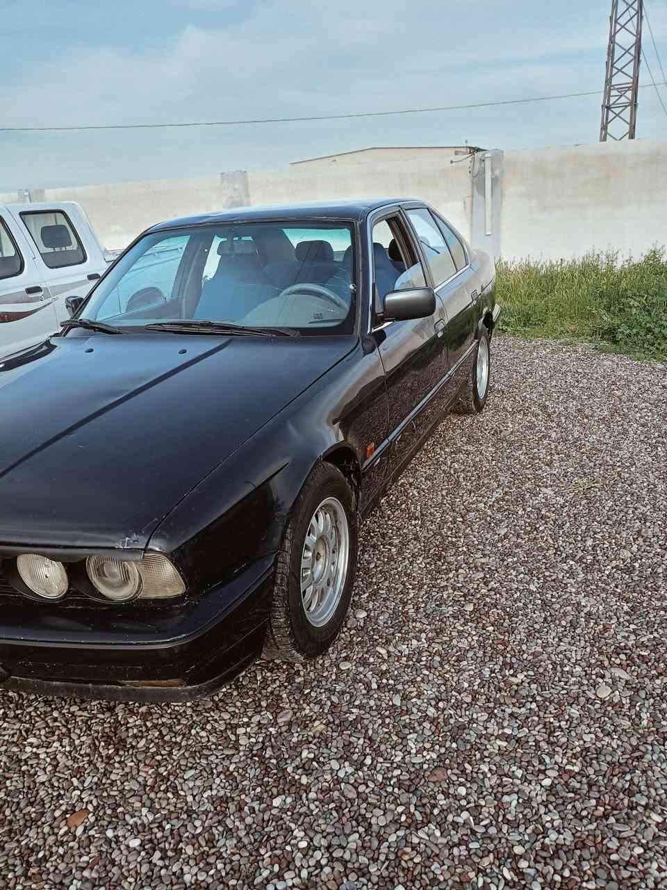 السلام عليكم  سياره للبيع   يرهم مرواس العسر 40 بيها مجال 

رقم الماني

كير عادي 
محرك شرط كهربائيّ شرط تواير جدد صدر جديد تحويل وكاله كير شرط 
سياره جاهزه من كلشي 
اتصل وتدلل ***********  مكان سياره عويجيله 

اتصال فقط يرهم مراوس
