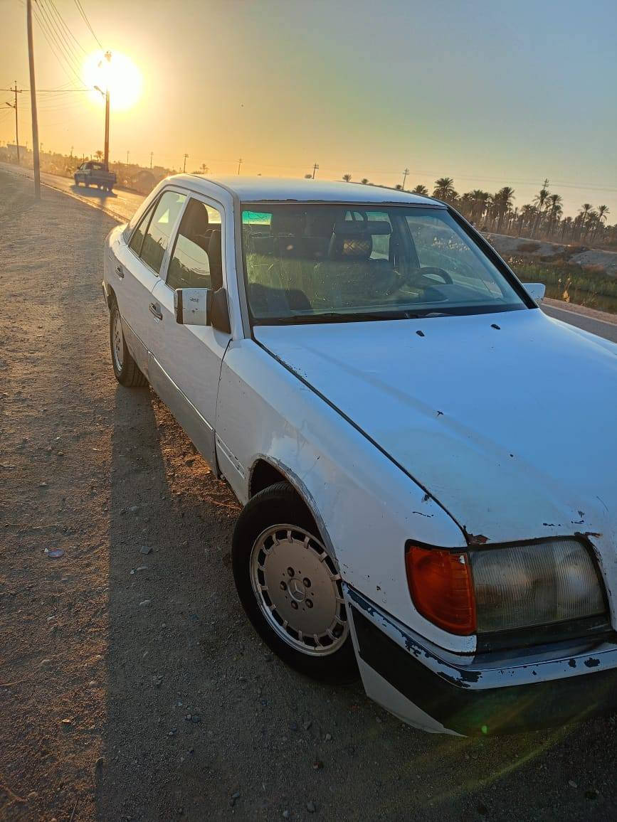 السلام عليكم سياره مرسيدس مديل 89 السياره بلاد تخم تاير حداده مكفوله محرك 3000 السنويه منتهيه المالك موجود الركوك بلاديه السياره مكفوله السعر 50وبيه مجال اتصال ***********
