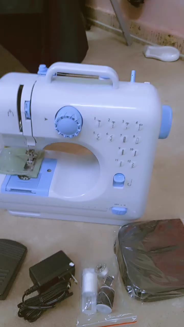 سلام عليكم مكينه خياطه وتطريز تشتغل ع كهرباء وع الباتري مثل ما موضح في الفديو سعر ٣٠ وتوصيل مجاني


**إذا كنت صاحب هذا الإعلان وتريد حذفه لأي سبب، رجاءا أرسل رسالة إلى الدعم الفني**