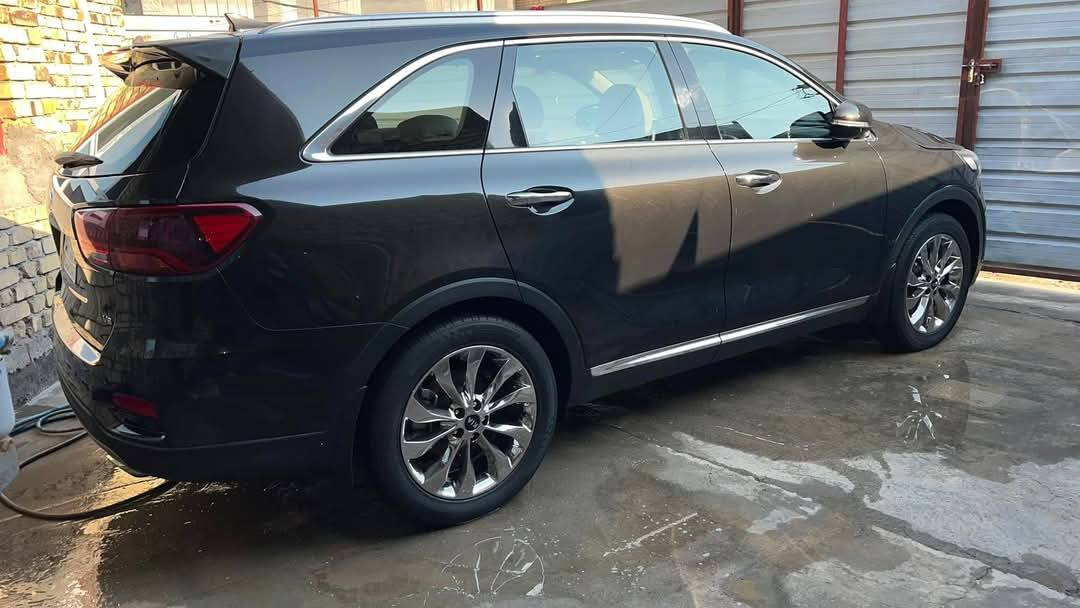 كيا سورنتو موديل 2020
السعر 225 
خـليـجـي 
السيارة بيها شخط ورصعات خفيفة على وضعيتها وموجود سونار
رقم بغداد بسمي ارقام جديده وهزه جديده وسنويه جديده
مواصفات
بصمه 
باب الصندوق كهرباء  
لدات اماميه خلفيه
لايت زنون
كامره اصليه دواره 
حساس امامي خلفي 
كشنات كهربائي  2
شاحن وايرليس
3قطع تبريد
لد امامي بكلايت لد
شاشه كار بلي اصلي 
كروس سرعه
تحكمات ستيرن
سبعه راكب
ويل كب نيكل
بصمه تشغيل وابواب 
6 سلندر  م3500  مامفتوح بلادي
كير مامفتوح بلادي   
ترحيب        
مري شفط    اشاره بالمري مرايا اتودم 
برادات بلاديه
شاشه كبيرة 
فول تحكم استرن 
اربع انظمه قياده  Sport  eco cimfort   smart 
كشافات ضباب رباعي
علامة بالدواسه 
*********** مكاني بغداد
