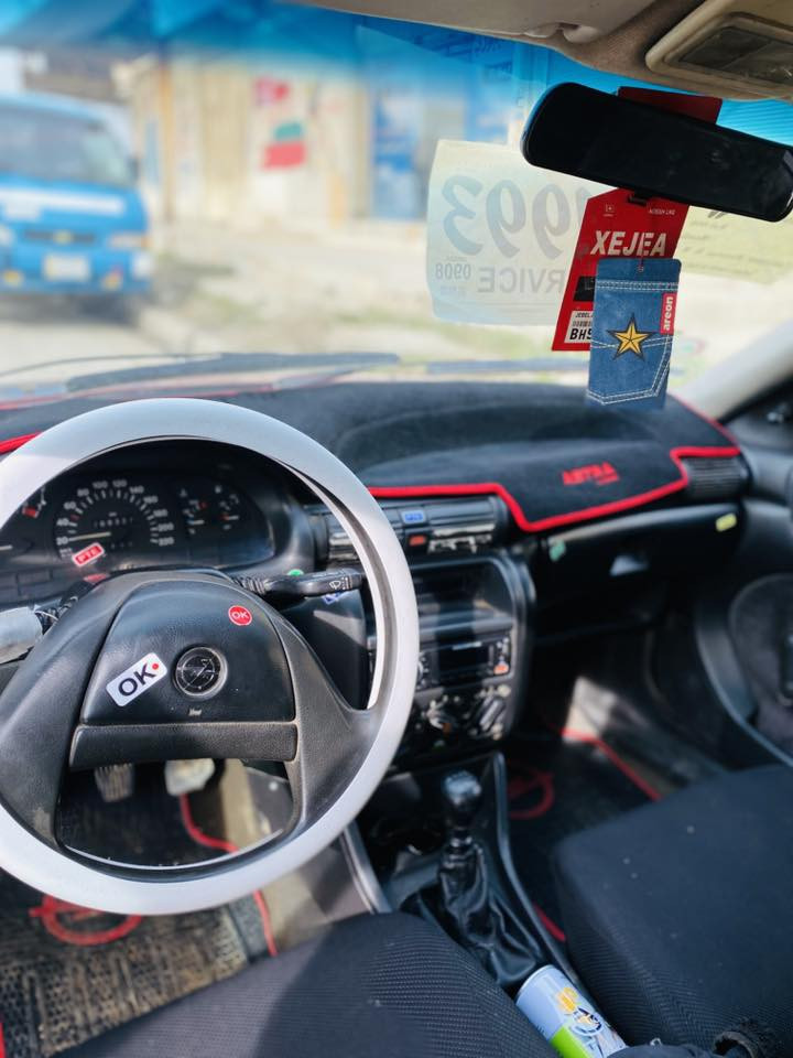 السلام عليكم استرا حجم ١٨.كير ومحرك شرط..صبغ جماليه بلا ضرر فقط دواير ودوسات مصلح..تنته.. مركزي. بور. طخم امامي خلفي جديد صارلو ١٥ يوم..طخم تواير اربعه صارلهن ١٥ يوم.. ويلكب بلكارتون.. ولف جديد.. تدفئه نار.. سنويه وهزه جدد.. شرط تحويل.. #سعر ٤٩ بيهاً مجال بسيط *********** بي واتساب.. مكاني موصل الأيمن
