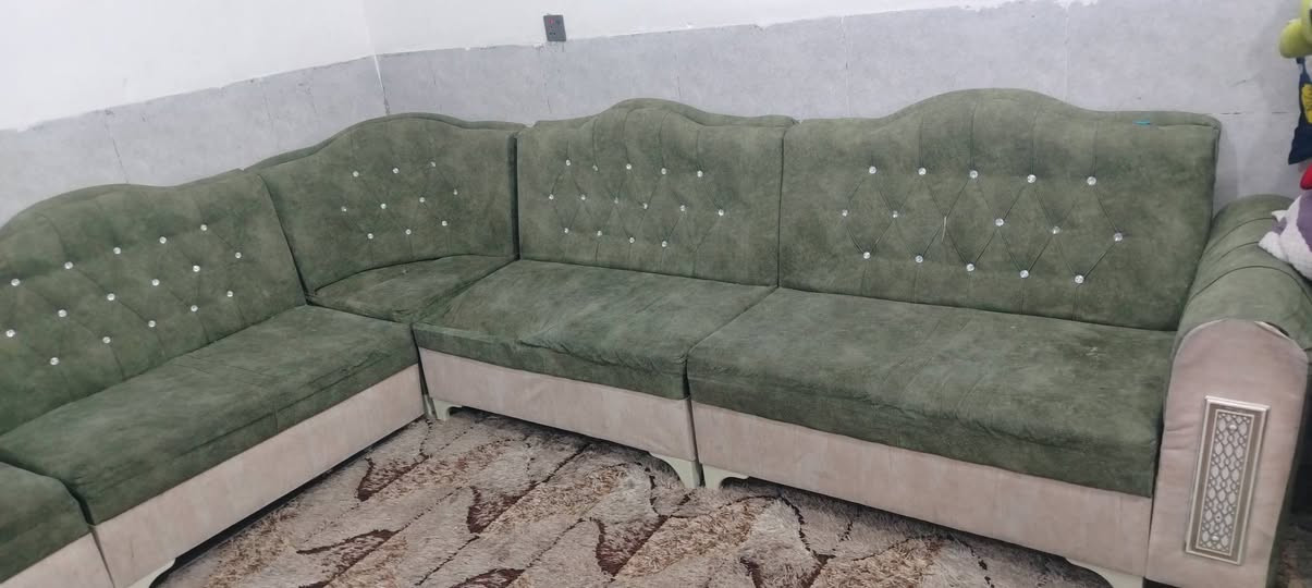 ديوان للبيع مكان زعفرانيه
ع ضرره
سعر ٩٠ الف
وات ساب 
***********
