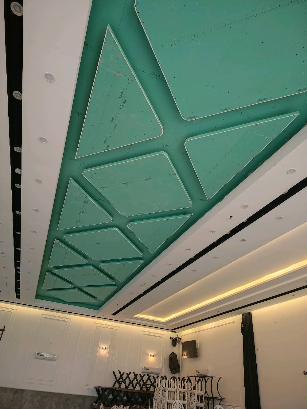 كادر جبسن بورد مستعدين لعمل كافه انوع الديكورات وبديل الخشب والرخام وديكور الملكي الكلاسك وبنسب السعار