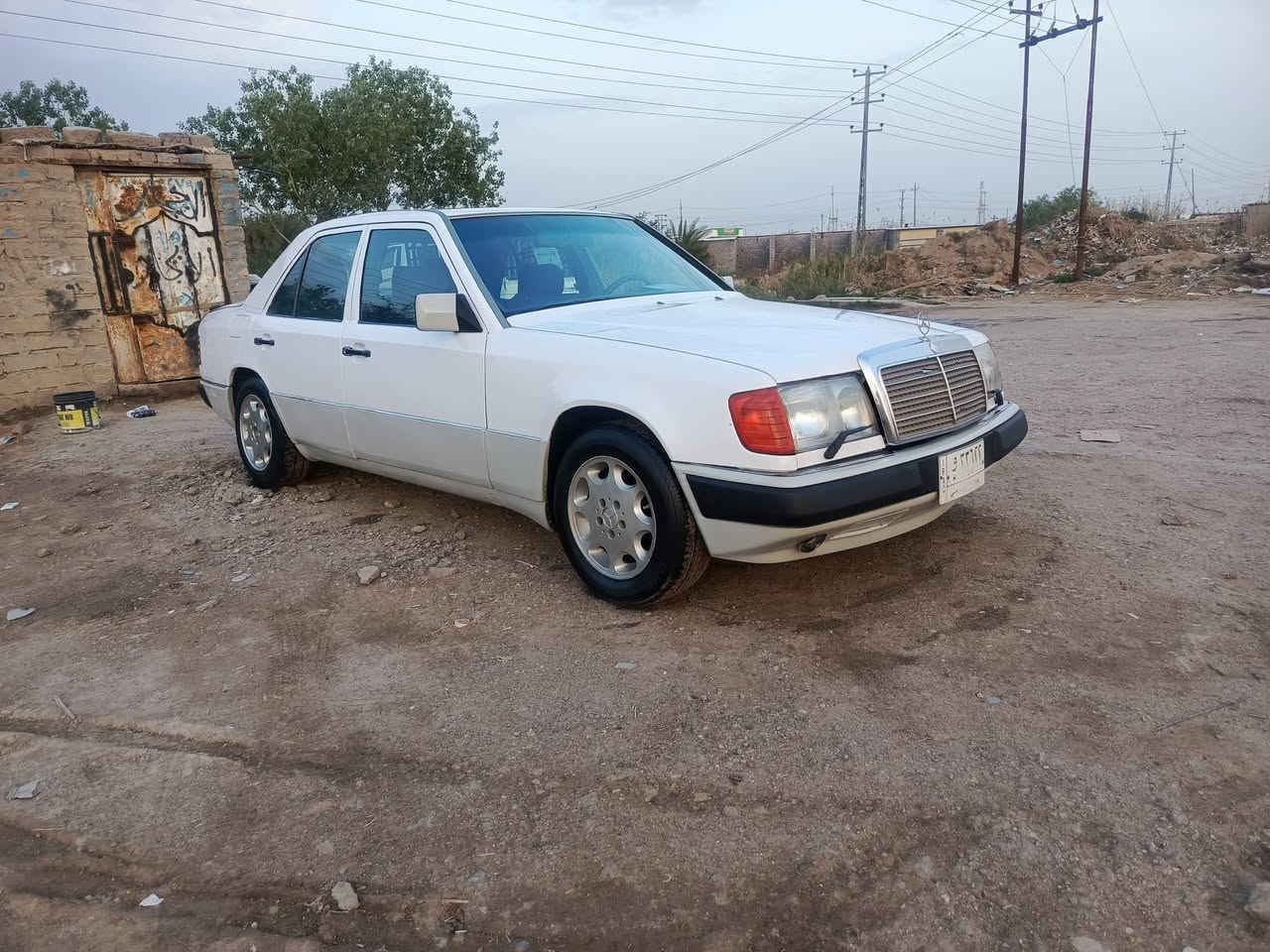 السلام عليكم مارسدس دب للبيع موديل 87 رقم بغداد مكينه وكير بطه 2500 ديلكو غرفه جديدة  تخم تاير كهربائيات شغاله مصبوغة عام بدون حادث حداديه جديدة تحويل شوكت ماتريد السعر 52 بيها مجال بسيط كلش 
***********
***********
