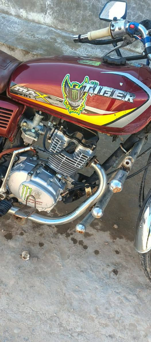 للبيع تايكر 4 كير السعر 400 وبه مجال شي قليل

موديل 2018
ماطور كلو شغال
دبل اشاره 
لايت بلاجتورات 
امبيثري شغال 
ماطور ماتخلي عليه ربع 
مبدل ولفات 
العنوان العلم
رقم***********
