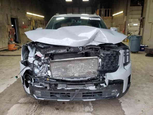 مزاد يوم  الاثنين المصادف1/12
🚘 نوع السياره: كيا تورليد 
🔹️الحادث / الضرر : كما موضح بالصور 
🔹️الموديل:2025
عداد المسافه ماشيه 15,648 ميل
6سلندر 3800
🔹️ حالة السيارة : تعمل وتسير 
🔹️ السعر : حسب المزاد 
⚠️ علما هذا نموذج بسيط من السيارات التي تعرض في المزاد يومياً 
- نوفر لكم شراء السيارات مباشرة من مزاد كوبارات و IAA الامريكي باسعار تنافسية 
التواصل واتساب أو اتصال على الارقام التاليه 
***********
***********
***********
