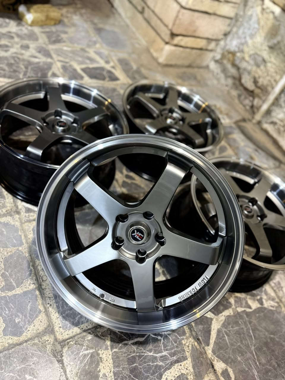 السلام عليكم
ويل كب  volk raceng حجم 18 جديد غير مستخدم 

عنوان بغداد شارع فلسطين 

يتوفر توصيل لجميع المحافظات 🚚

للاستفسار واتساب *********** 

سعر التخم 350$ 550 الف
