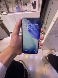 ايفون 11 برو ماكس ذاكره 256 الجهاز ممفوح بس فيس ايدي متوقف دبل سيم كار...