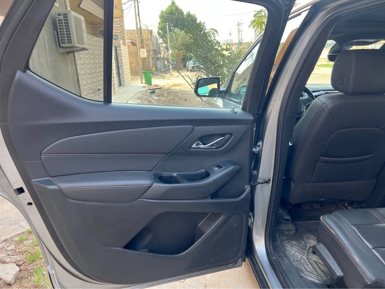 السلام عليكم 
ترفلس 23 فول مواصفات 
حادثها جاملغ وبنيد وبارد ب جاملغ لأخ وبيه باب خلف سائق كلير من امريكا رقم بغداد بسمي 
السعر 260 وبي مجال
المكان كوت مركز المحافظة 
للاستفسار ‭0772 251 9011
رقم الشاصي موجود بصور دهل اوران, واسط
