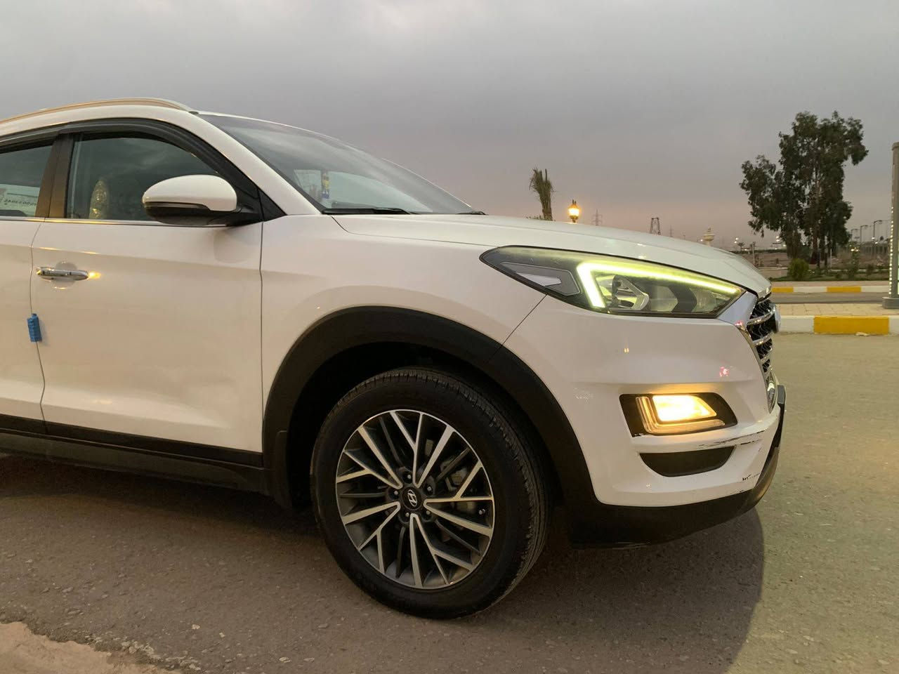 🧿عـــلـئ بــــركـــة الـــلـــه🧿

السلام وعليكم ورحمة الله وبركاته 🤎

              ❤🤍 توسان 2020 كوري 🤍❤
رقم اربيل سنوية وهزه جديدة 
ماشي 150  الف 
حساسات أمامي خلفي 
كامرة
كشن كهربائي 
هند بريك بالرجل
مري شفط كهربائي 
إشارة مري 
شاشة كبيرة
شحن لاسلكي
 نظام Gps
تبريد قطعتين 
4 انظمة قيادة
ليد امامي وليد خلفي 
بصمة 
بصمة أبواب 
كير محرك شرط 

((( بيها تعديل بارد بسيط باب السكن  والدعاميه بيها شخوط فقط )))
#السعر  ( 207 )وبيها مجال

مكان السياره تكريت 

***********
