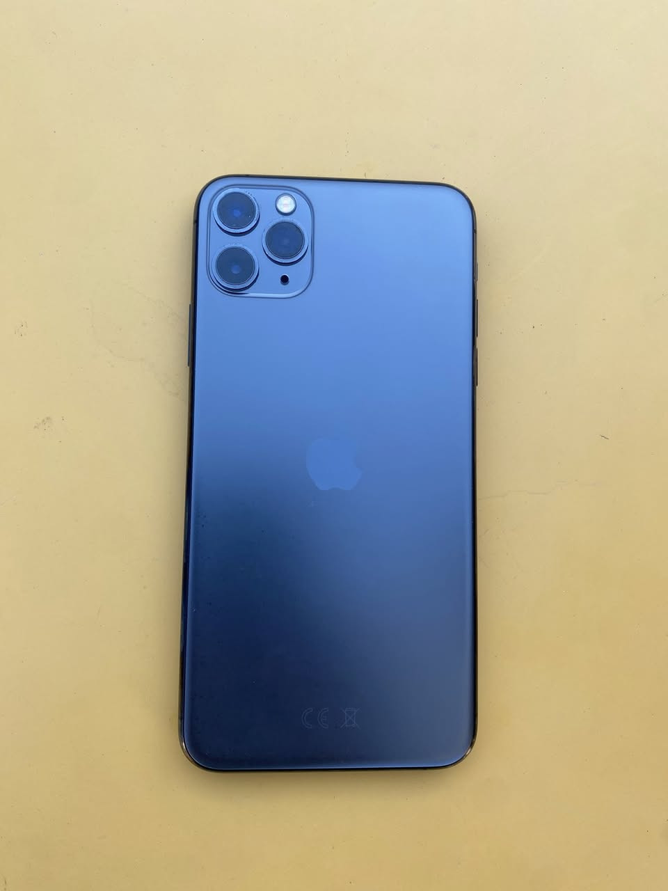 سلام عليكم
مبايل ١١برو ماكس 
نظيف مثل ماجاي شوفون بصورة 
ذاكرة ٦٤ 
بطارية٨١
مبدل شاشة 
سعر ٢٢٥٠ وبي مجال 
اتصال 
***********
