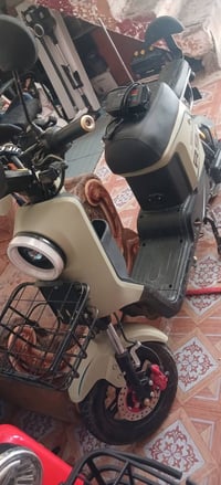 R9 • 5 بطاريات • قليل الاستخدام