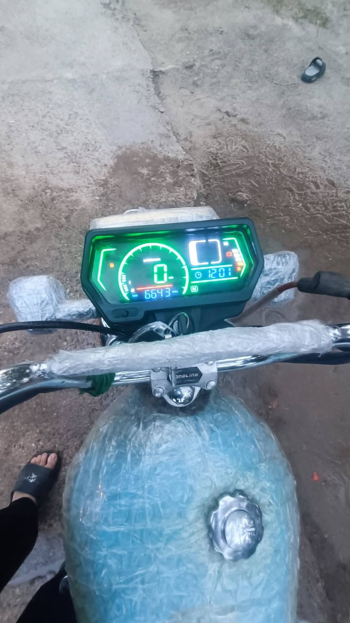 السلام عليكم 
دراجه نوع تايكر الاصلي للبيع موديل 2025 
اوراق اصولي 
دراجه مكفوله كفاله عامه كلشي جديد بيها 
صارلها 3 اشهر من طالعه من الوكيل 
بشهر ال 1 طالعه بعدهي زيرو ماشيه بس 6 الاف 
ما مفتوح ولا داخله تصليح  بيه نقص شغله وحده بس باتري مالتها هابط تريد اني ابدله الك تربد تخصمه من سعرها 
يرهم مراوس نامه شلامجه فقط او تايكر 
تريد بيع سعرها 700  قفل 
مكاني حله جامعة بابل 
رقمي 
***********
