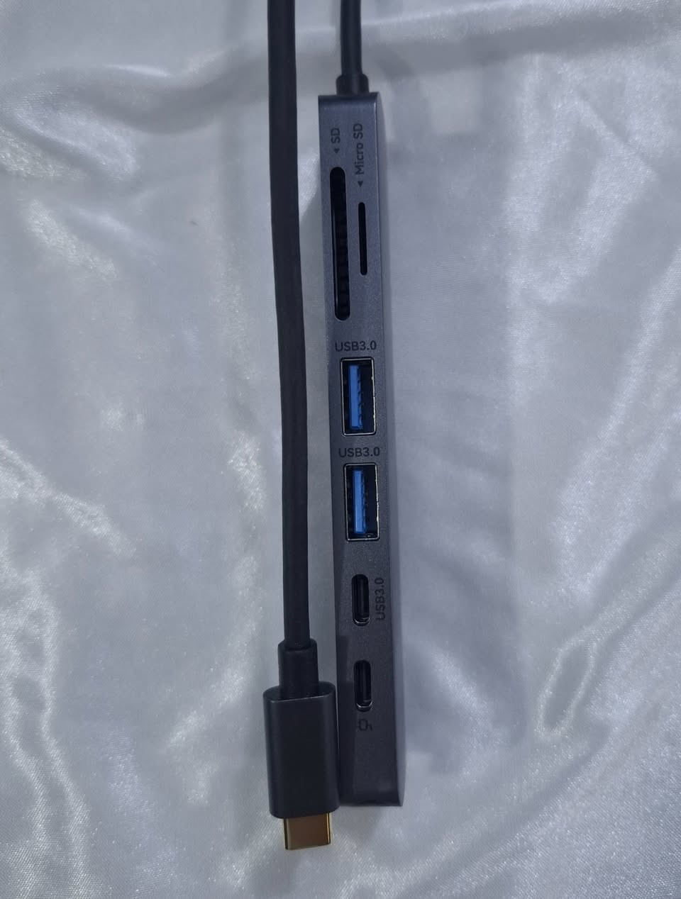 ادبتر 7x1
2 منفذ USB
2 منفذ تايب سي
2 منفذ ميموري صغير و كبير
1 منفذ HDMI دقة 4K
جديد لوك ع الفحص
السعر 10 الف بدون اجور التوصيل
مكاني بغداد البياع حي الرسالة
يوجد توصيل لكافة المحافظات بغداد, العراق


**إذا كنت صاحب هذا الإعلان وتريد حذفه لأي سبب، رجاءا أرسل رسالة إلى الدعم الفني**