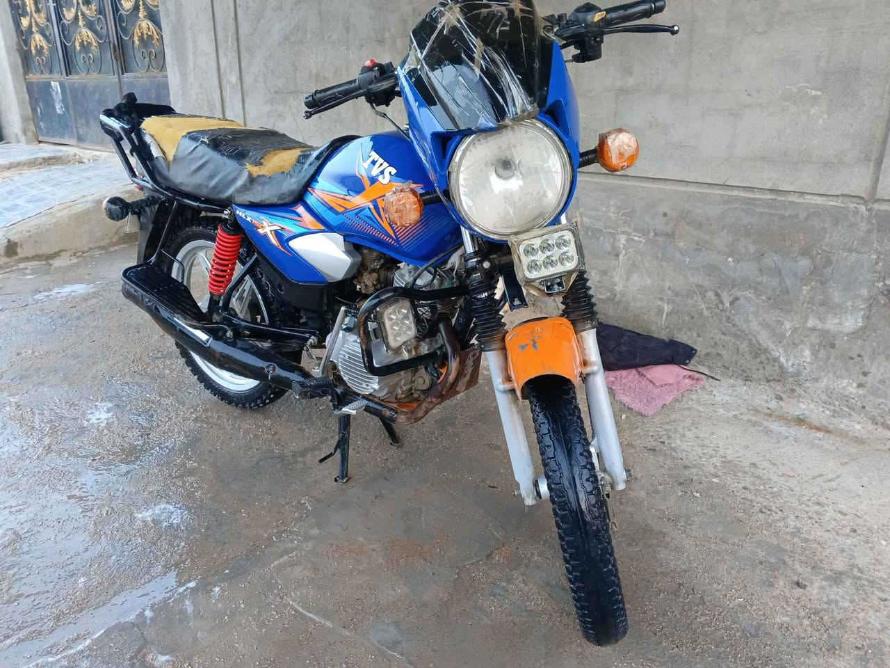 بوكسر TVS مديل 2020 اوراق الدراجه بس الرقم ماراجعت علي 
محتاج اريد ابيع مستعجل سعر 800 بيها مجال قليل ع رقم راسلني وبلخدمه  ***********
كروب شراء وبيع كروب عقارات كرمه علي / ابو حلوه
