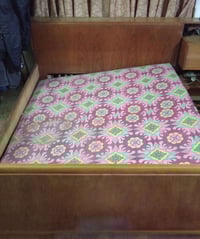 سرير خشب نفرين مكسورة رجلين جهة اليمنى  أعلى سعر أبيع  مكاني بغداد حي ...