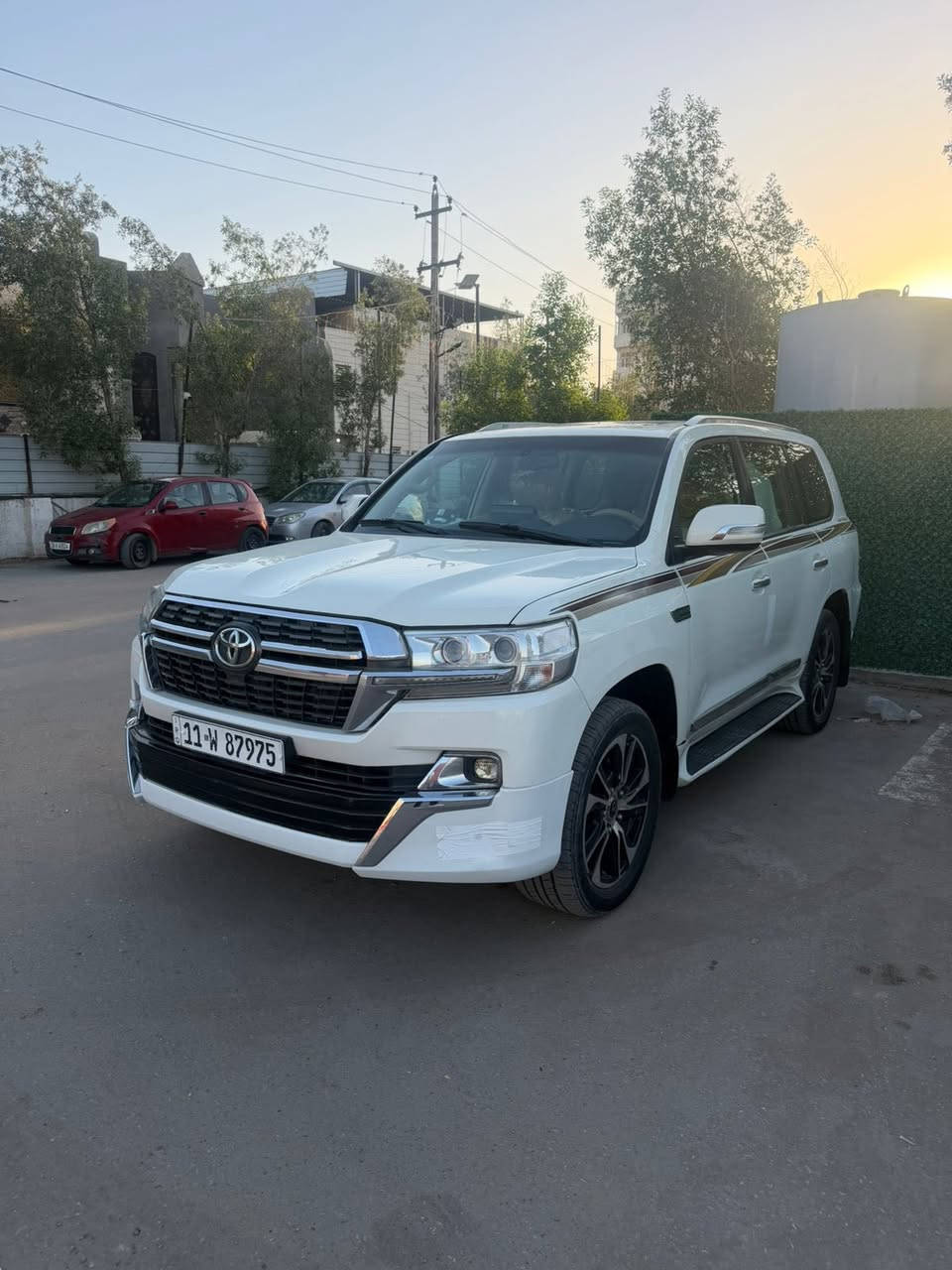 لاندكروز ٢٠١٤محدث ٢٠٢٠ داخل وخارج
بيه صبغ مال تحديث وابعلك حزام صبغ
مكفوله شاصي لغد كلبه تجيه
سياره جاهزه من كلشي
مكينه وكير وحداديه وتبريد 
سياره رقم بغداد وتحويل ثاني يوم
مكانه بابل شارع ٦٠
سعره ٢٦٨$ومجال قليل كلش
***********
