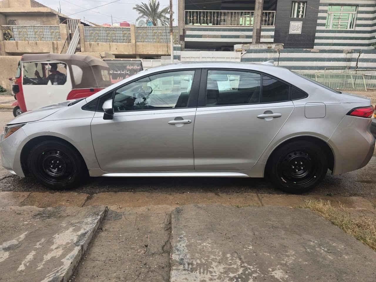 السلام عليكم
كورلا موديل ٢٣ قطعتين بدون دواخل فقط والسونار موجود مع الصور ماشيه ٤٥ السياره وارد كندي
مواصفات LE معروفه السعر ١٣٩ وبيه مجال تحويل مباشر مكاني البياع حي المواصلات للاتصال او واتس اب ***********
***********
