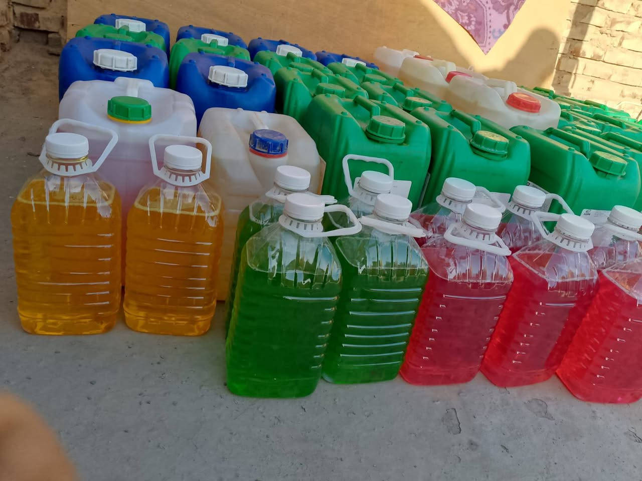 السلام عليكم يوجد لدينا زاهي جلكان ١٠ لتر ودبات ٣ لتر سعر الجلكان ٦ وتوصيل ١٠٠٠ سعر الدبة ١٥٠٠  طلب اكثر من  عشرة دبات وحدة مجاني للحجز والاستفسار مراسلة الصفحة او اتصل على الأرقام *********** واتساب ***********
