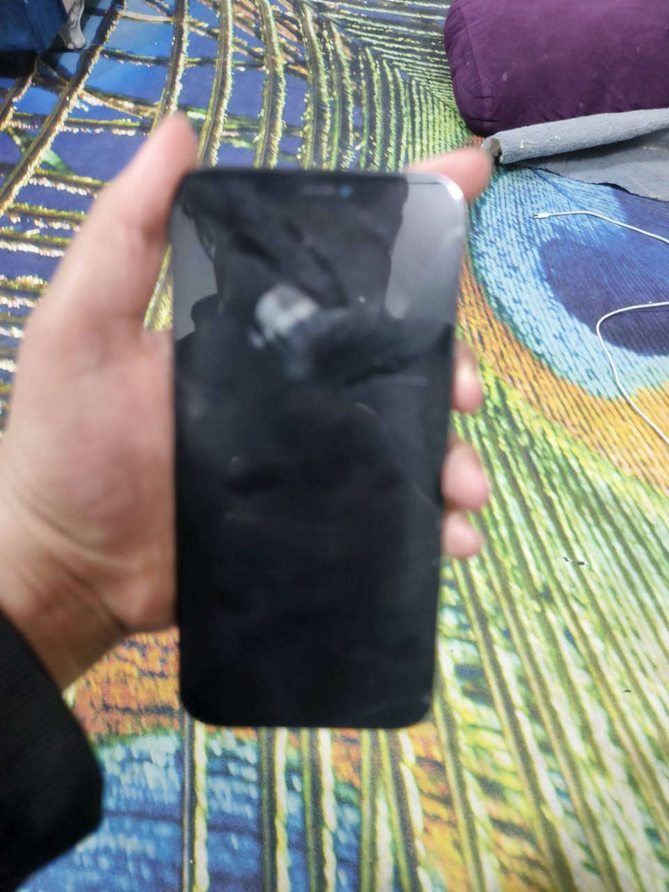 السلام عليكم إيفون 12 برو ماكس ذاكرته 256 بطارته 77 بس كسر بل شاشه مامئثره أبد فيس أيدي شغال السعر 450 وبي مجال مكاني بغداد الحسينيه رقمي***********
