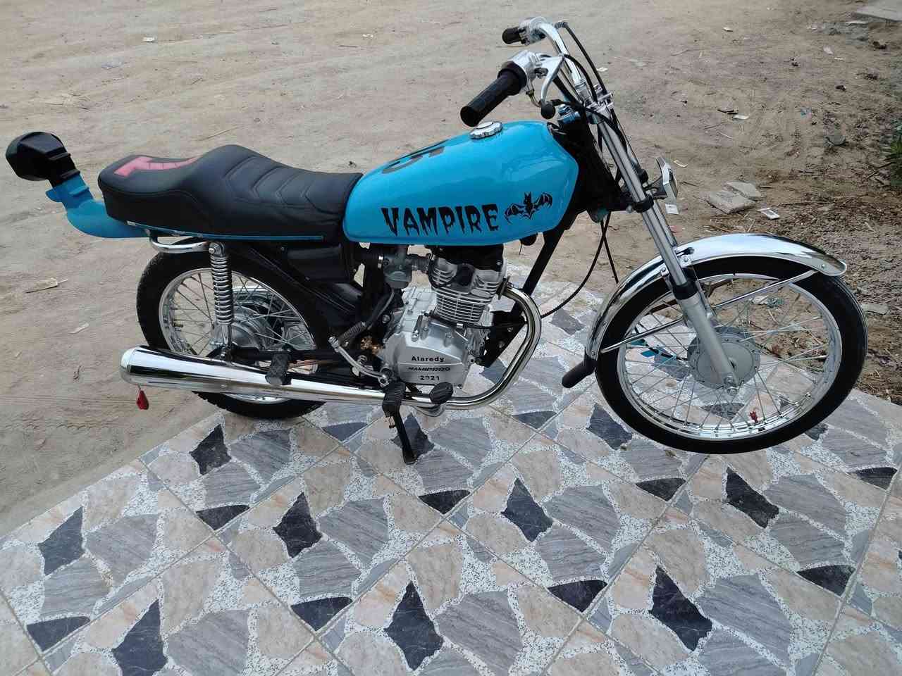 السلام عليكم شباب دراجه كلك للبيع موديل 21 ما مفتوحه السعر 500 قفل مكاني نجف حريه ***********
