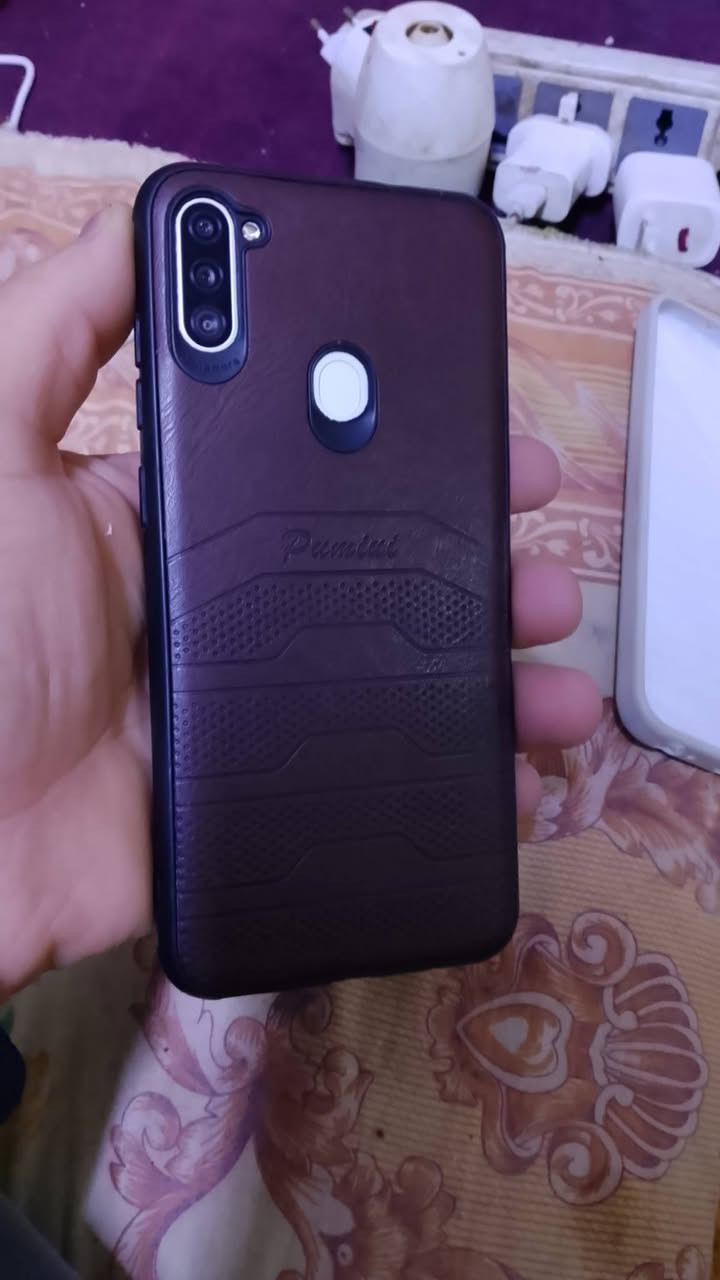 سلام عليكم نقال لبيع جديد نضيف كامل ما مبدل بيشي كامل ذاكره 32 كامل نضيف كاش يشقل بوبجي 40 فريم  سعر 90 بي مجال مكان تنومه رقمي وتساب ***********
