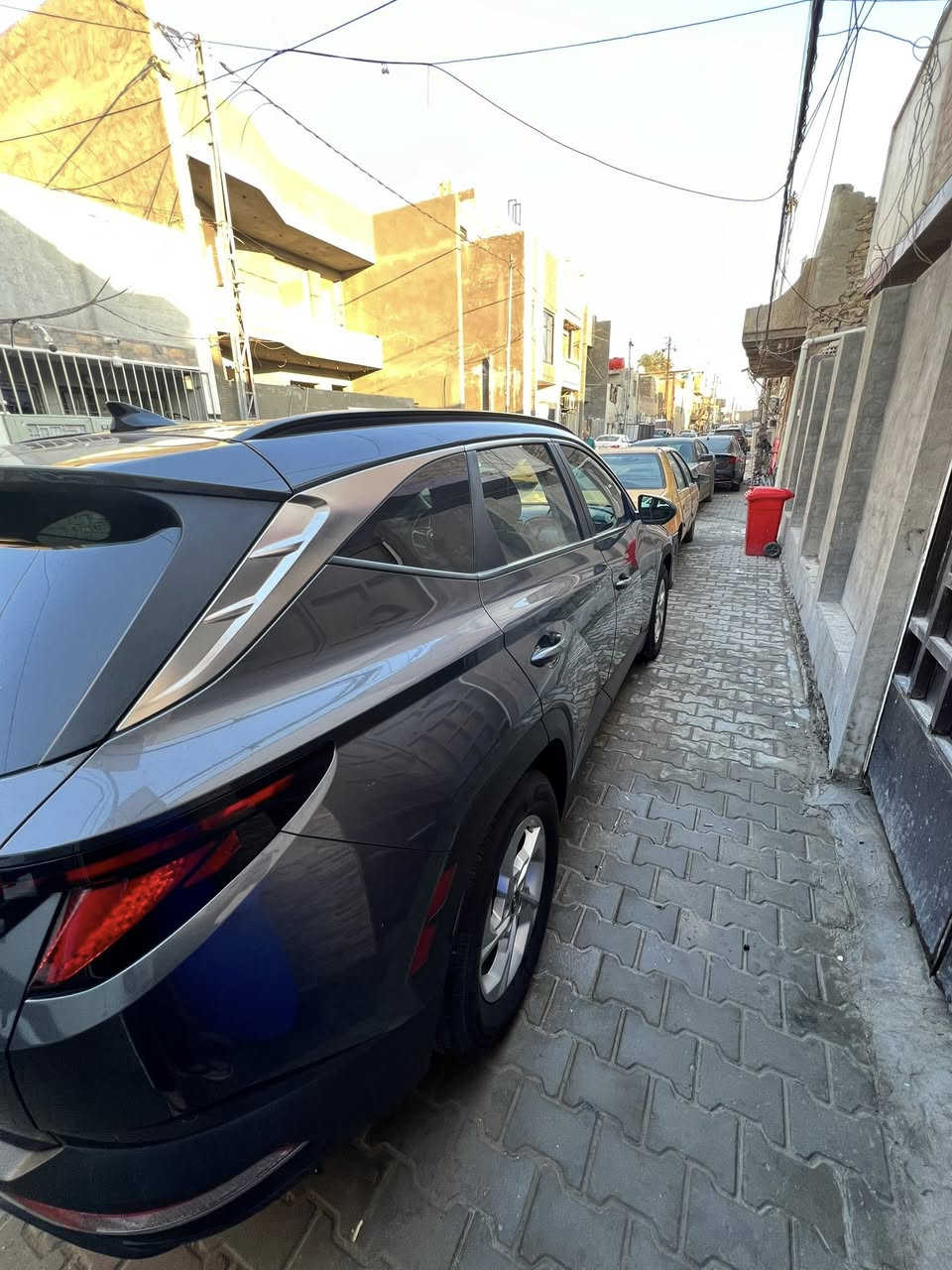 سلام عليكم 
توسان 2024 وارد امريكي 
فول مواصفات عدا الفتحه 
بيها جاملغ السايق وشبر من باب 
السعر 185 وبيها مجال 
رقم بغداد بسمي 
***********
