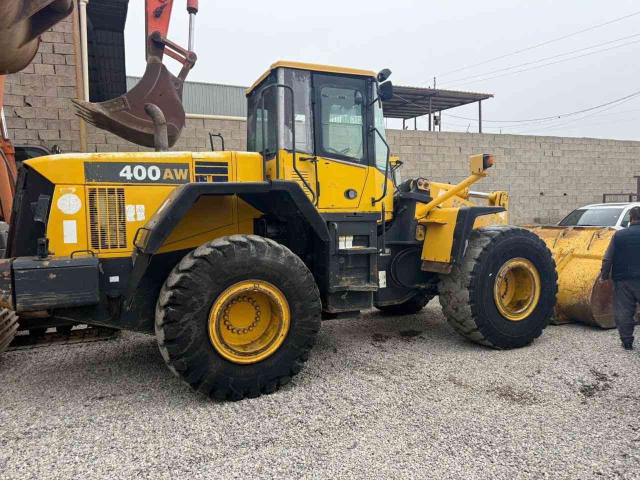 شفل كوماتسو  موديل ٢٠٠٣ رقم دهوك شرت تحويل   مكان اربيل  واساب ***********
