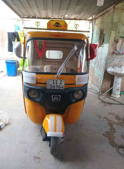 تكتك موديل ١٩ شهر ١١ للبيع مصبوغه عام جماليه ومكينه ناعمه خير من الله السعر ٥٦٠٠ مكاني بغداد الكماليه ***********
