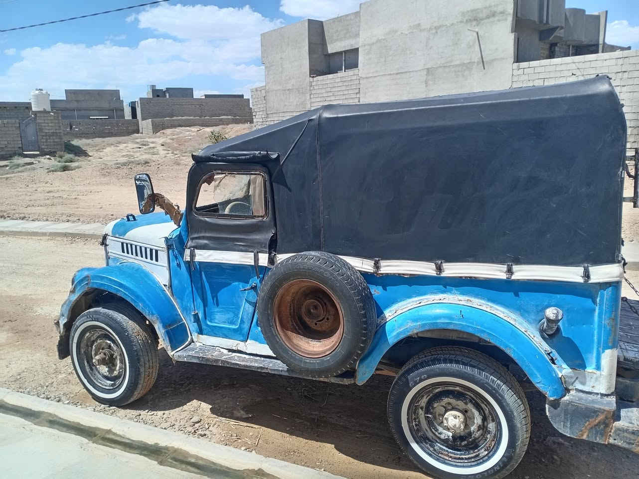 إسلام عليكم سياره جيب نضيفه بسمي الاسم مالهه گاز اسلحه رقم مالهه انكليزي موديل 75 محرك تو واي ديالى جلولاء وهاذا رقم ***********
