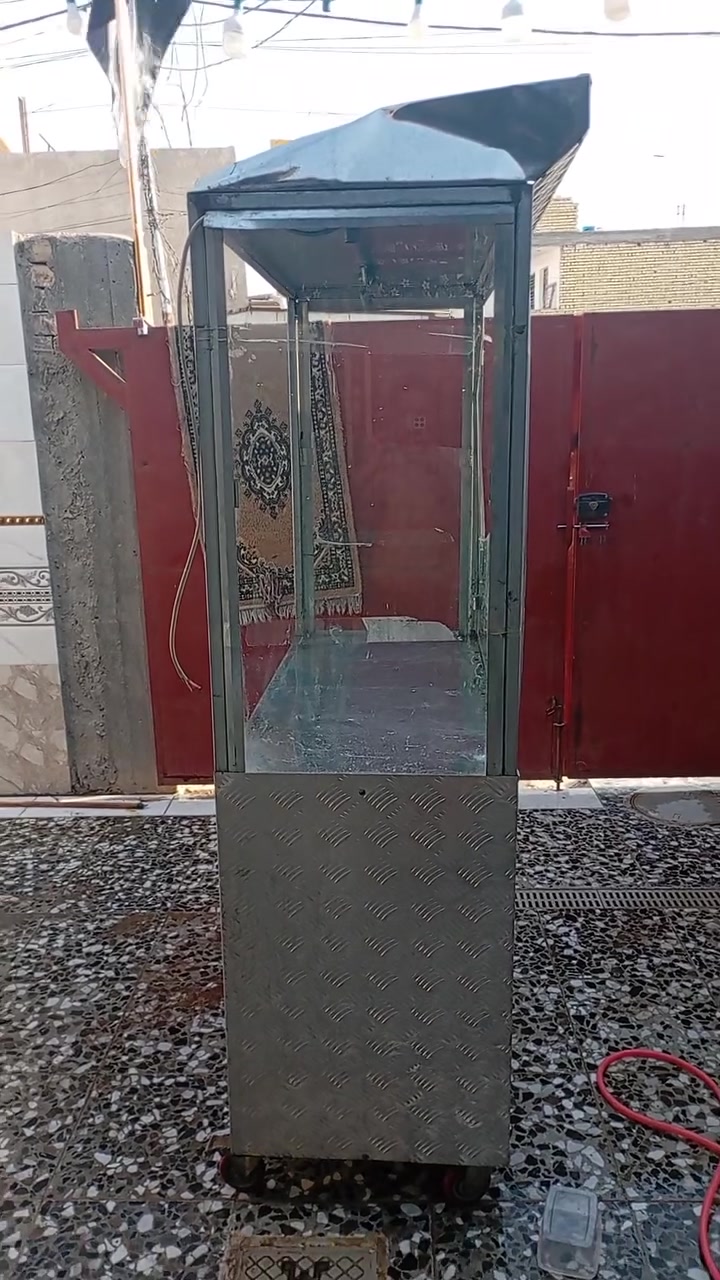 جام خانه للبيع جديده العنوان بغداد زعفرانيه السعر 200 وبيهه مجال بسيط الاتصال ***********

