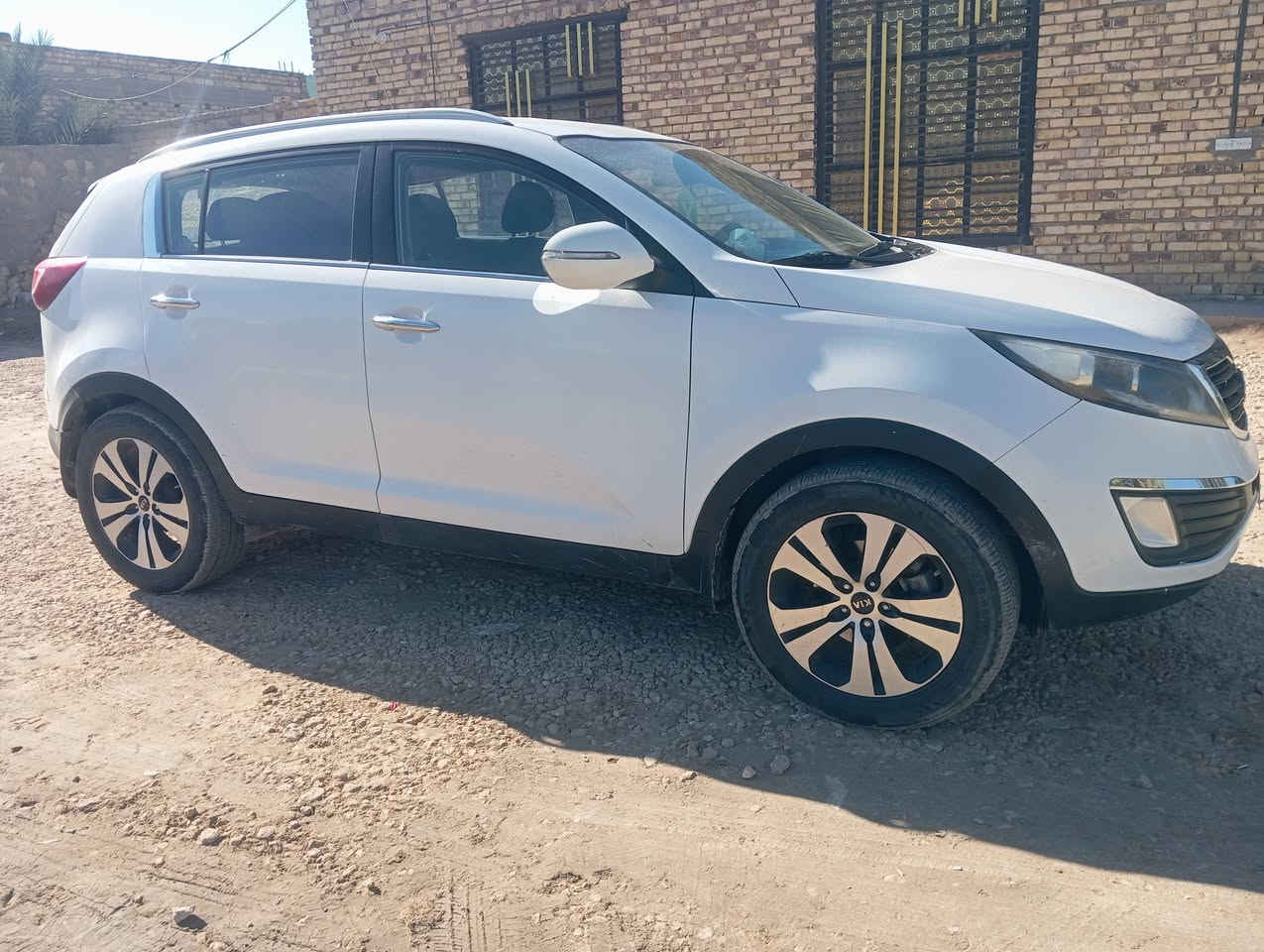 موديل 2013 كفالة عامه ماعد بارد جاملغ موضح بالصورة والباب الخلفي جهة اليمين سياره خليجي محرك 2400 السعر 145 ورقة رقم جديد بسم ابن عمي مكان السيارة الديوانية الاتصال ***********
