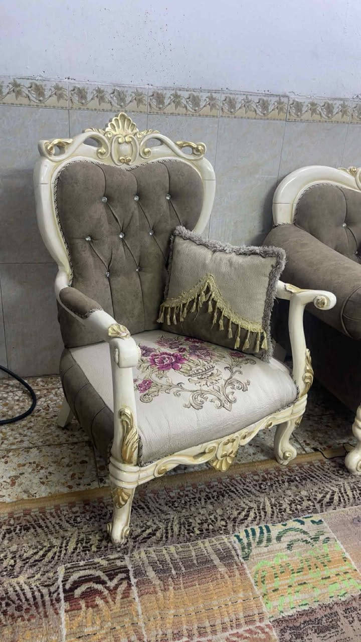 تركي زان عشره مقعد… بدون ضرر ولا اي ملعب بي كلش نظيف نفس الصور مع طبله  السعر  550… *********** واتساب
