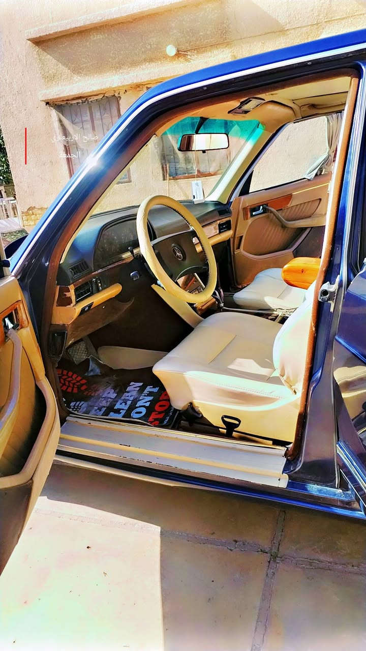 سلام عليكم مارسيدس رئاسي مكفوله كفاله عامه شرط  مصبوغه للجماليه فقط شرط التحويل بسمنا السنويه نافذه 2030  محَور بطه 2500 مكانها سامره رقم *********** السعر 75 بيها مجال
