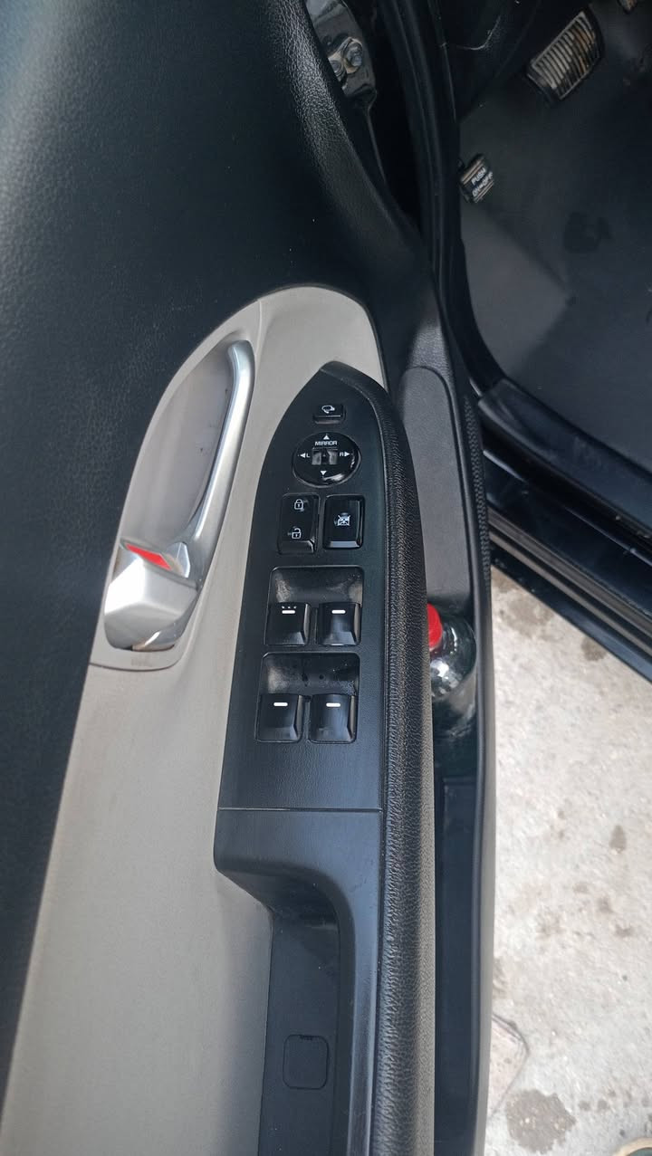 السلام عليكم
كيا راي 2022 
السيارة فول مواصفات عدا البصمة فقط
الحادث صبغات بيها بعض المكانات شاصي لغد كفالة 
كير مكينة حدادية كلة جديد
ماشية 60 الف كيلو مو ميل
وارد كوري 
رقم قادسية الجديد بسمي
السعر 73 ورقة وبيها مجال
للاستفسار ***********
