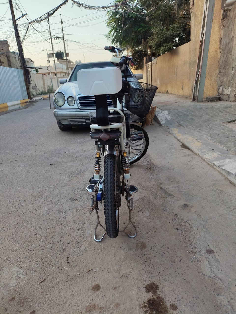 السلام عليكم
دراجه شحن للبيع كلشي شغال بي والنضافه شوفت عينك 
السعر 175 وبي مجال للشراي 
العنوان كربلاء القادسيه
*********** اتصال او واتساب
