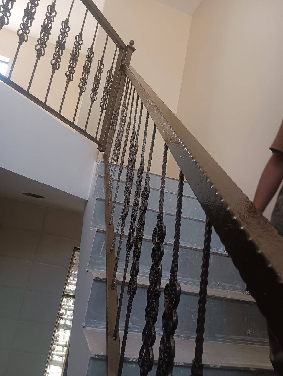 سلام عليكم تنضيف وصبغ الشبابيك
يوجد كادر كامل التنضيف الشبابيك 
والصبغ مكاني بغداد اتصل بنا ***********
