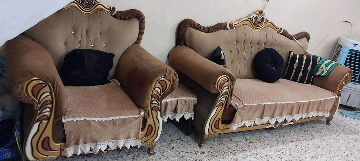 تخم 100وبي مجال والثلاجه 80وبيها مجال والميز طعام40 وميز بلازمه


**إذا كنت صاحب هذا الإعلان وتريد حذفه لأي سبب، رجاءا أرسل رسالة إلى الدعم الفني**