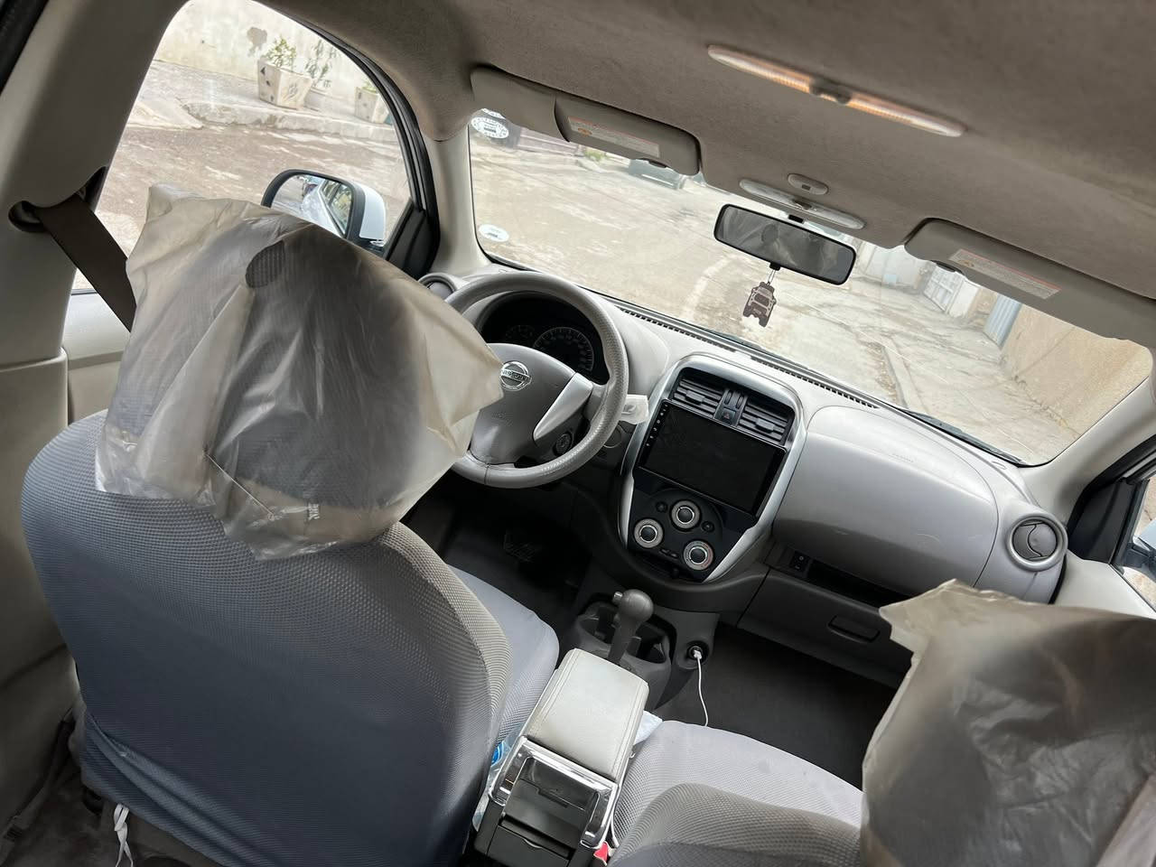 سلام عليكم نيسان سني هندي 
موديل ٢٠٢٠
رقم اربيل 
ماشية ١٢٠
السيارة مكفولة نظيفة عدا القليل من الجاملغ الخلفي حار 
السعر ٩٥ وبيها مجال  
العنوان بغداد السيدية حي الاعلام 
شرط التحويل 
***********
