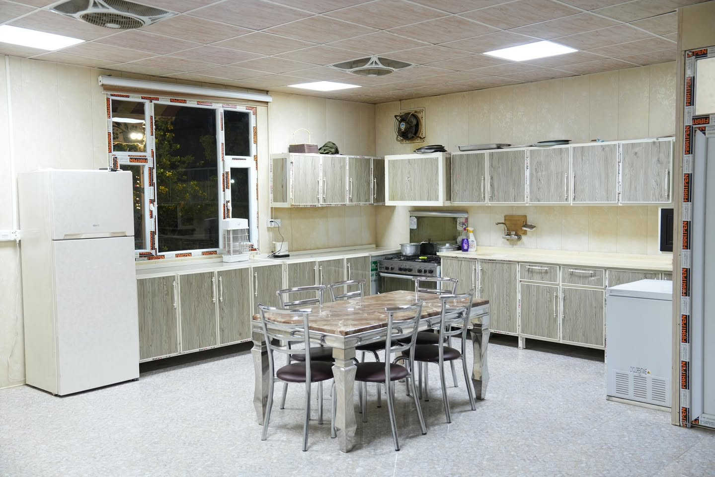 مزرعة لبيع
مساحه المزرعة دونم 
طابو زراعي سند 25 
ثاني يوم تحويل بااسم المشتري 

عنوان المزرعة 📍بغداد - الجزيرة السياحية- قرب مركز شرطة الفحامة
 
رقم الهاتف ☎️
***********
