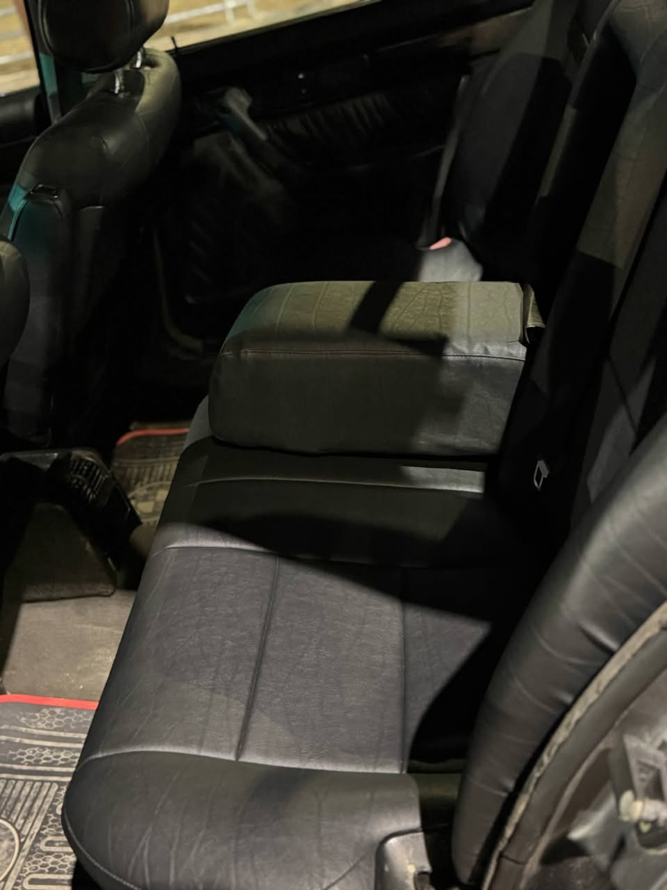 ‏السلام عليكم الحلال للبيع
بي ام  1993.525 وضع شركة 
لون رصاصي رمادي 
تبريد قطعتين ثلج 🥶
3وضعيات قيادة سبورت وايكو وضع نورمال
نظام ABS
قطرة خياس ما بيها 
طخم تايرات جديد قبل شهر شادو محرك گير اكسل طخم جديد خير من الله تحريكة ومعدل طيران ✈️ الرقم مسطرة هزه جديده  اني الشرعي سنوية ورقم جديد  كشنات جلد كهرب خزن شاشة اعطال كبيوتر عداد الالكتروني السرعة . عداد يقرا كيج البانزين. عداد يقرا راس الباتري شگد يوصل وبيها بعد موصفات خير من الله السيارة احلى من الصور فول نظافة مصبوغة عام جمالية بلا معجون وكلشي بيها شغال جامات 4 كهرب اوتو كابون بانزين وشاشة وكامرا بدون ضرر 
 بيها طخة خفيفة 
السعر  75بيها مجال
  وكلشي بل سوك تحياتي 🫡 التواصل عل واتساب
***********
