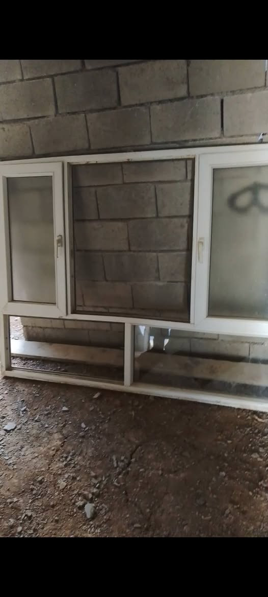 شبابيك البيع العدد 4  ثنين  طول مترين وعرض متر نص ثلث متر نص ب مترونص وربع متر ونص ب متر***********
