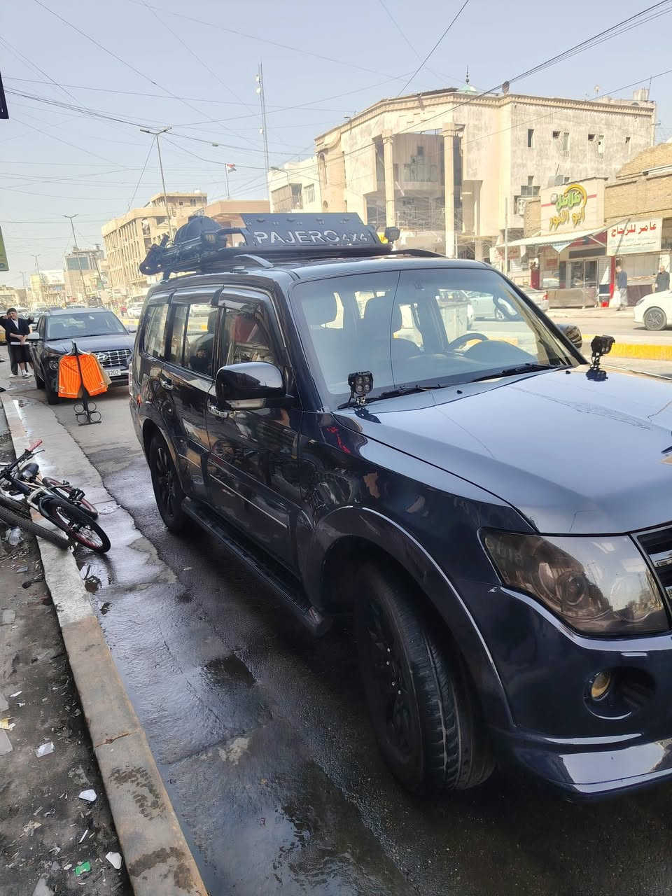 باجيرو ٢٠٠٩ حبتور تخم تاير ويل ١٨ مكينه 3800 كير ٥ نمر اتو وعادي مراوح عدد٤ كهربائيه ٢مع التبريد و٢ مع المحرك ماء زيتي اصلي انسى حماوه والتبريد ٣ قطع🧊🧊🧊  تتدف شغاله ٣ قطع ٧ راكب كروز سرعه شاشه+شاشه داش كام منفصل المرايه امامي وخلفي وداخل السياره ايرباكات سليمه امصبوغه عام جماليه لأن جانت جارده دمام +11سماعه البلادي سلايت روف درع امامي +خلفي +هوك سحب اصلي +سيبايه عمل درجى أولى بسمي السياره وصارلهاخمس سنوات عندي وفديو قبل الصبغ موجودعليها غرامه ٥٠٠٠٠ فقط السعر١١٨
النواقص
جامه السكن وكفت بالجديد
لاستيك ولف يكلف ٢٥٠ بدون فتح كور
بوربرن خلفي صفحه السكن بي صوت وموجود عندي جديد 
 بس مجال ماعندي
هاي جميع التفاصيل *********** بغداد
