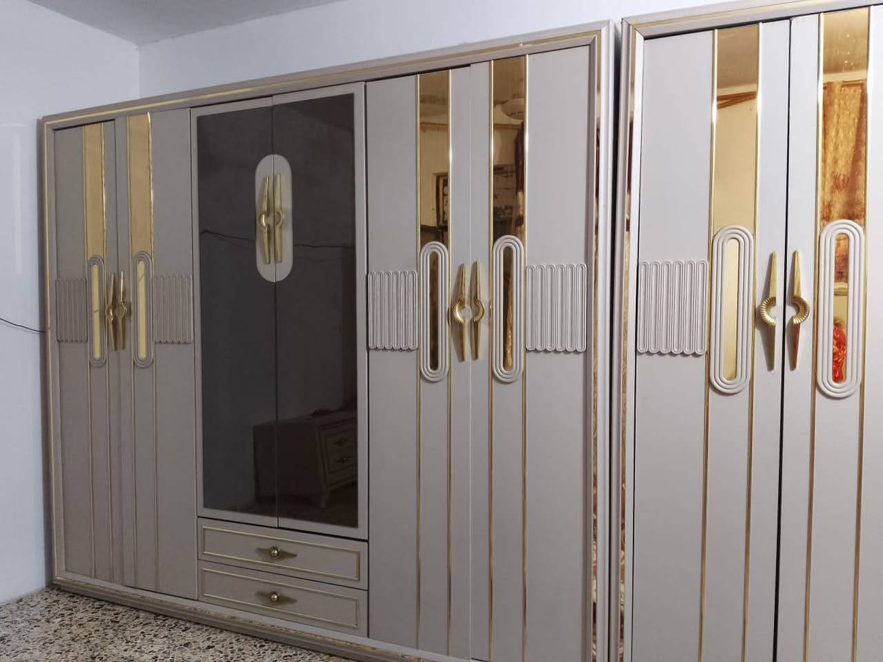 غرفه تركي اصلي ستخدم قليل جديده ٦٥٠  وبيها مجال الشراي يتفضل خاص


**إذا كنت صاحب هذا الإعلان وتريد حذفه لأي سبب، رجاءا أرسل رسالة إلى الدعم الفني**